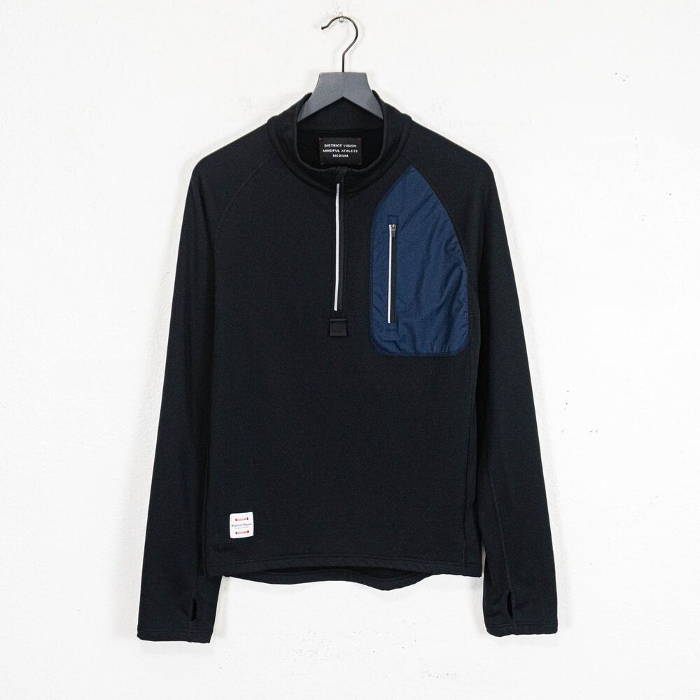 District Vision Half-zip Light Pullover in Black w/ blue size Medium